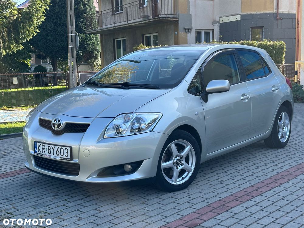Toyota Auris - 1