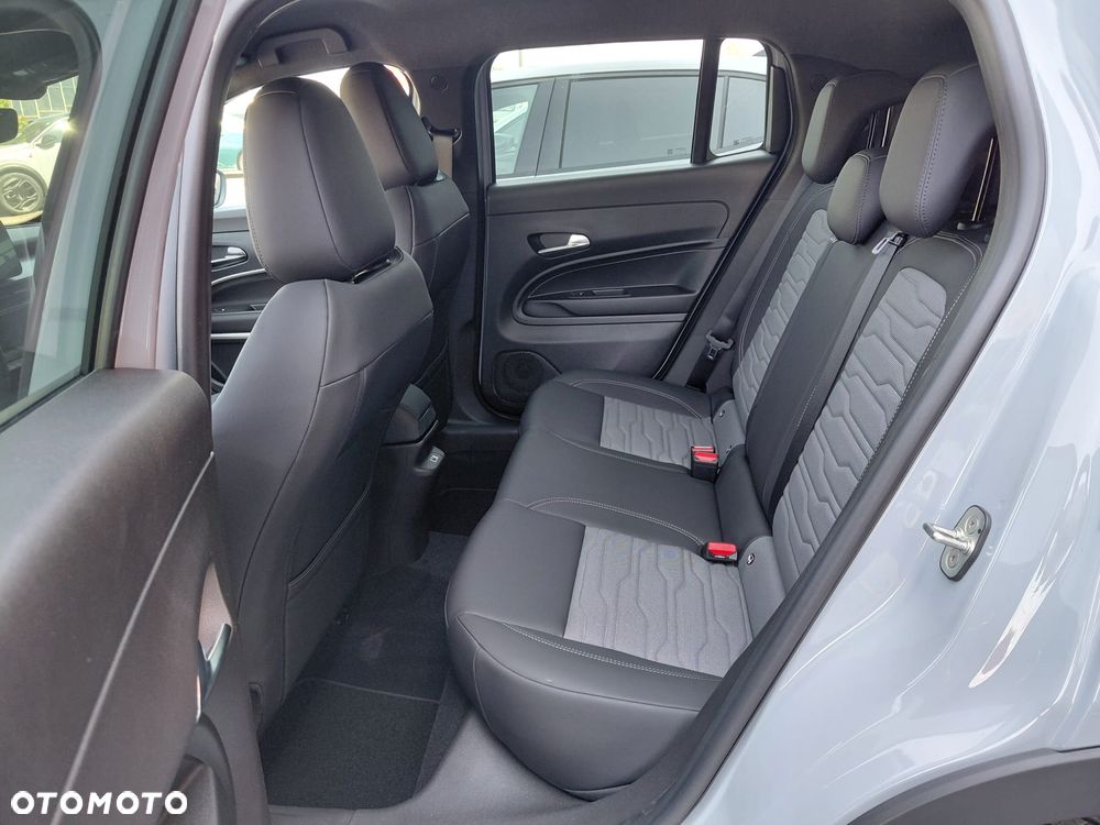 Jeep Avenger 1.2 T3 mHEV Overland 4xe eDCT6 - 19