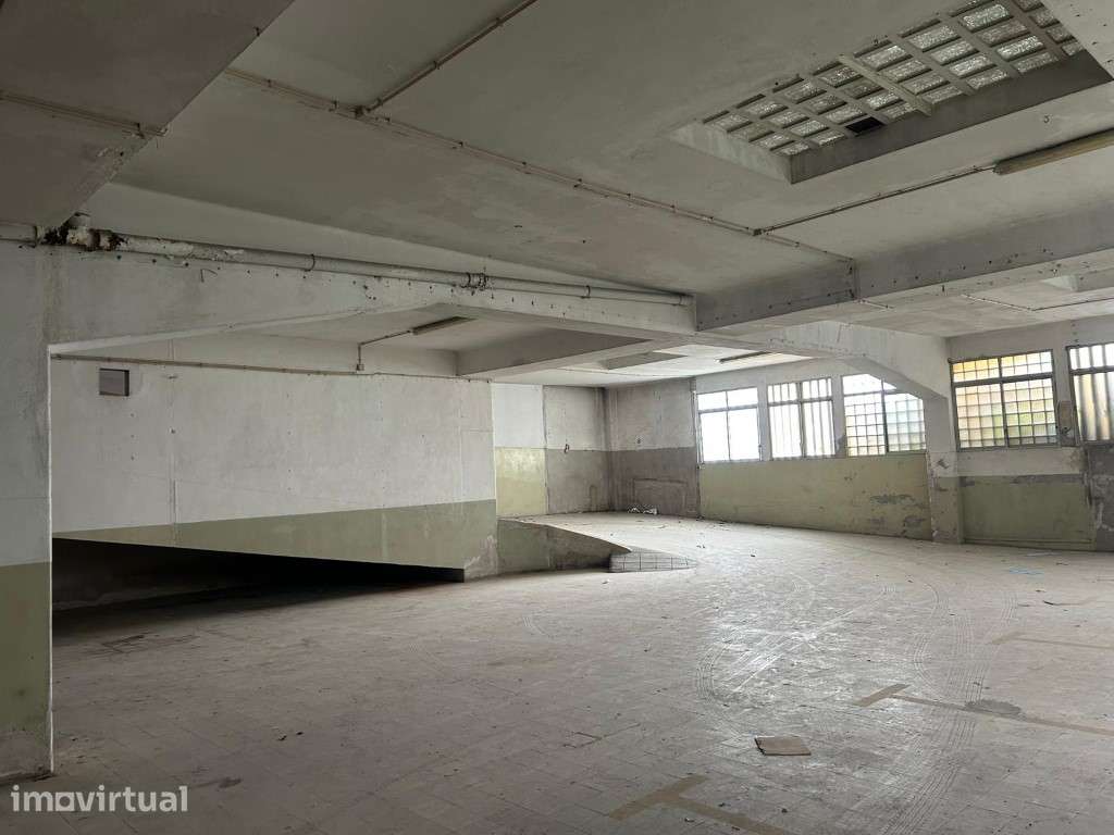 Garagem junto ao Marquês de Pombal, Lisboa - Grande imagem: 5/17
