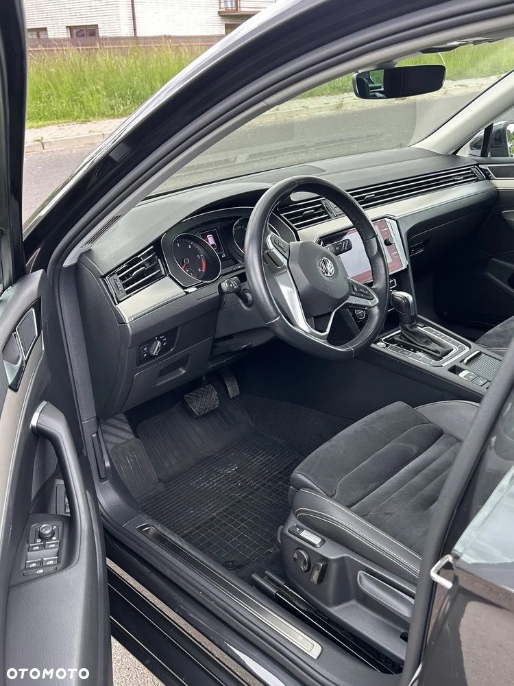 Volkswagen Passat 2.0 TDI SCR DSG Comfortline - 11