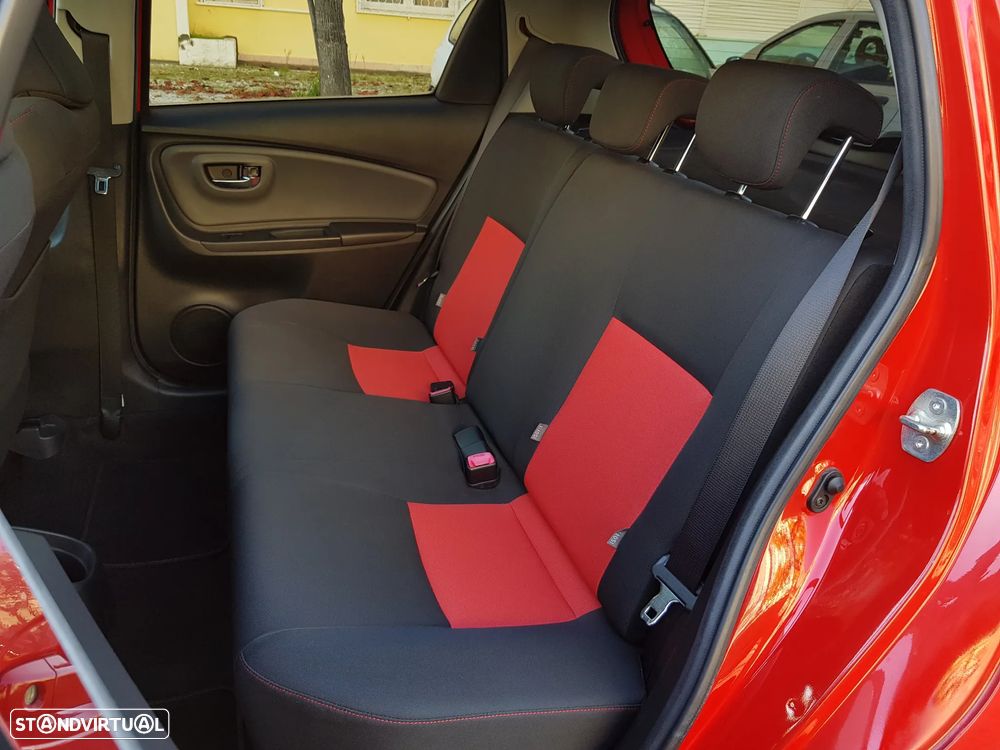 Toyota Yaris 1.4 D-4D Sport+P.Techno +T.Panoramico - 33