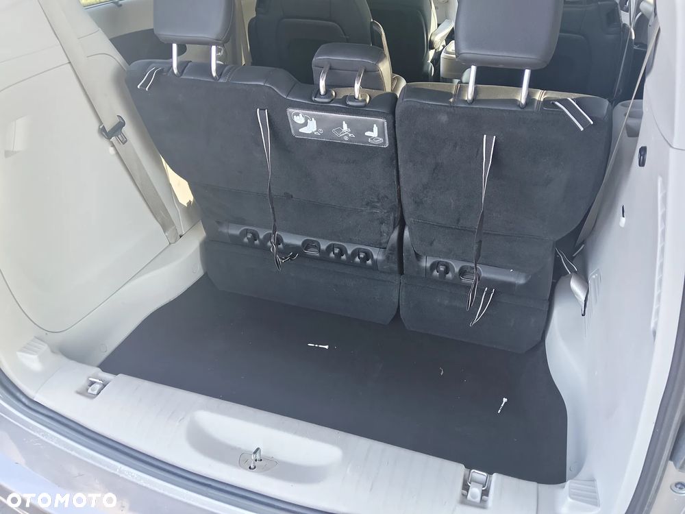 Chrysler Pacifica - 16