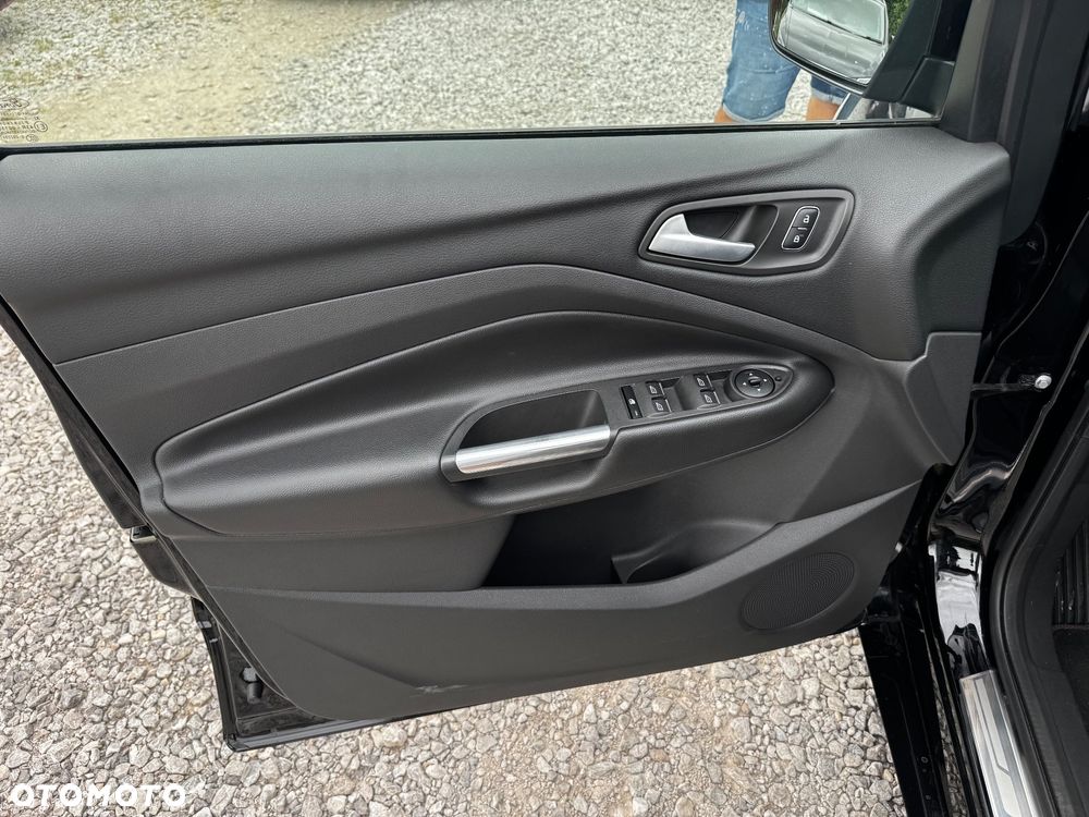Ford Kuga 1.5 EcoBoost 2x4 ST-Line - 30