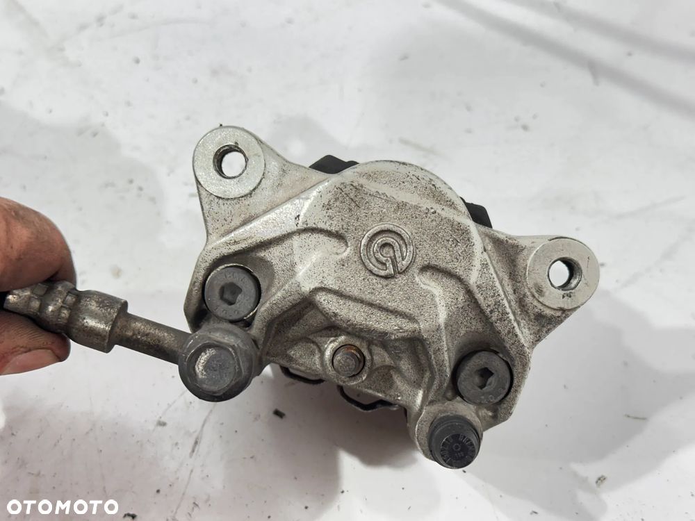 Zacisk pompa tył Yamaha X MAX X-MAX 125 10-14r. - 2