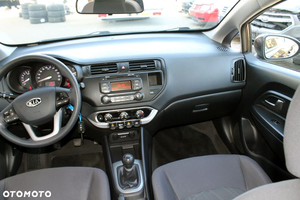 Kia Rio - 9