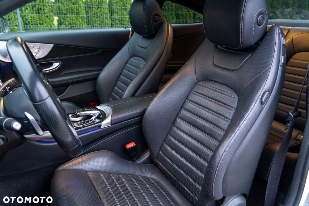Mercedes-Benz Klasa C 300 d 4MATIC 9G-TRONIC - 12