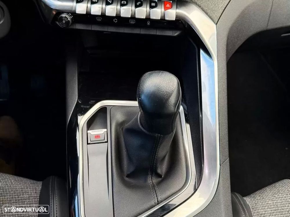 Peugeot 3008 1.2 PureTech Allure - 12