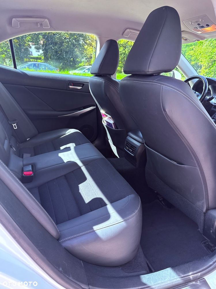 Lexus IS 200t / 300 Elegance - 13