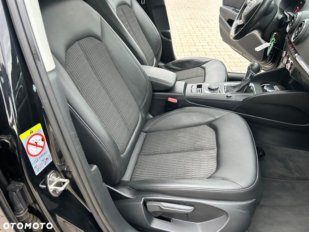 Audi A3 Sportback 1.4 TFSI cylinder on demand S tronic Ambiente - 25