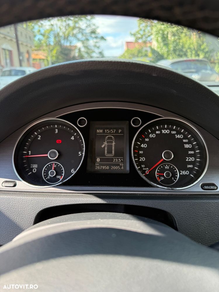 Volkswagen Passat 2.0 TDI BlueMotion Technology DSG Comfortline - 11