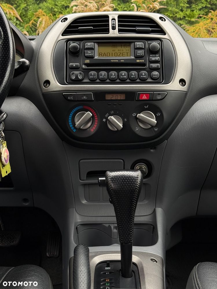 Toyota RAV4 2.0 VVT-i 4x4 - 12