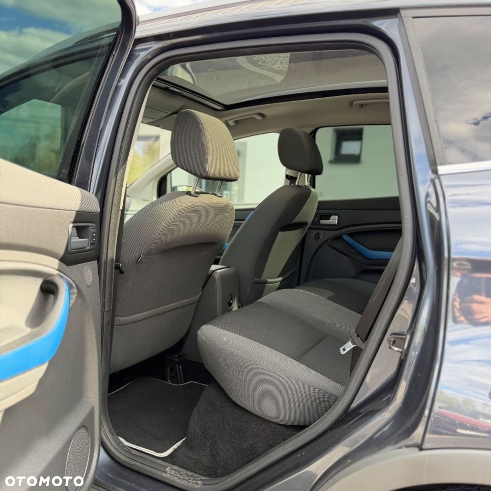Ford Kuga - 28