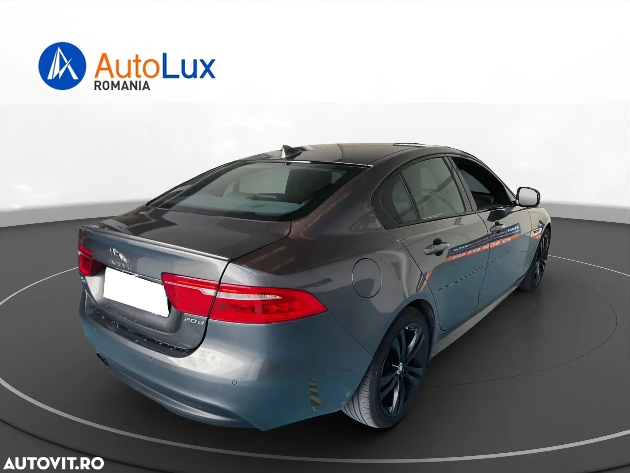 Jaguar XE 2.0 R-Sport - 3