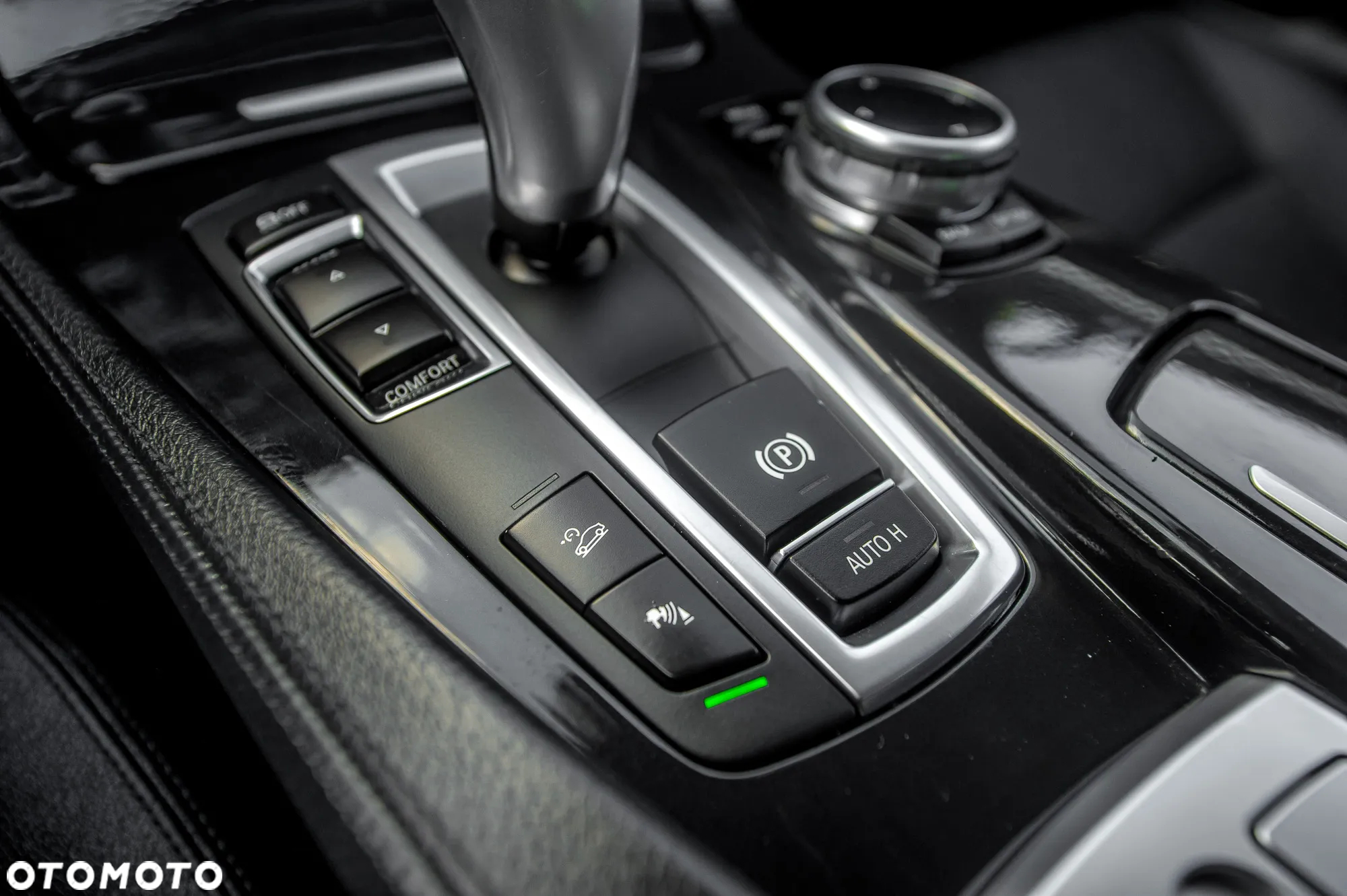 BMW Seria 5 520d xDrive - 28