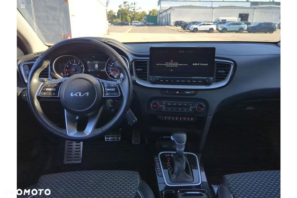 Kia Ceed - 9