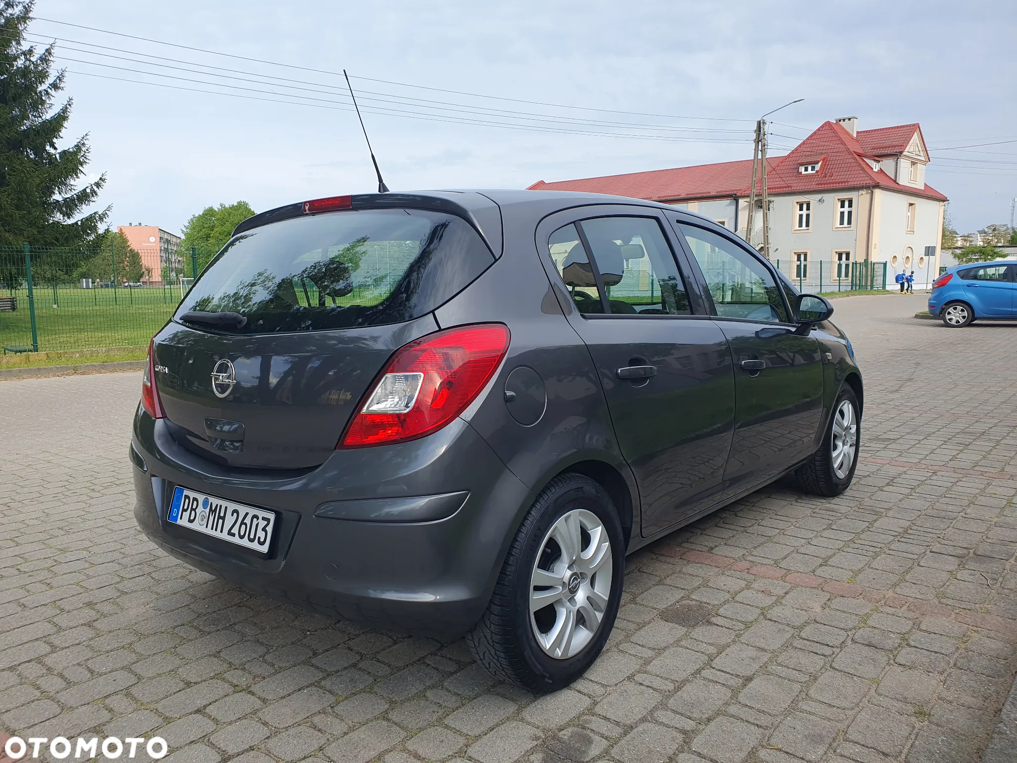 Opel Corsa 1.2 16V Cosmo - 3
