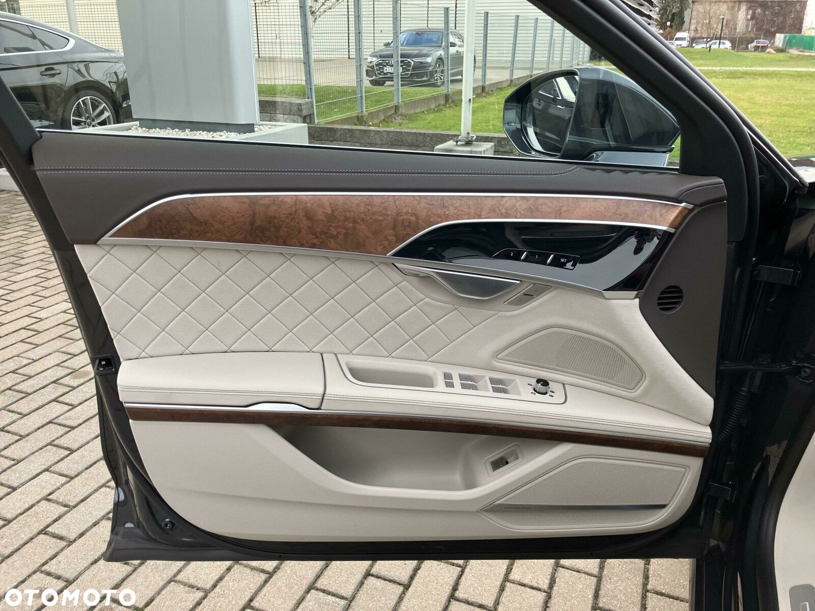 Audi A8 - 23