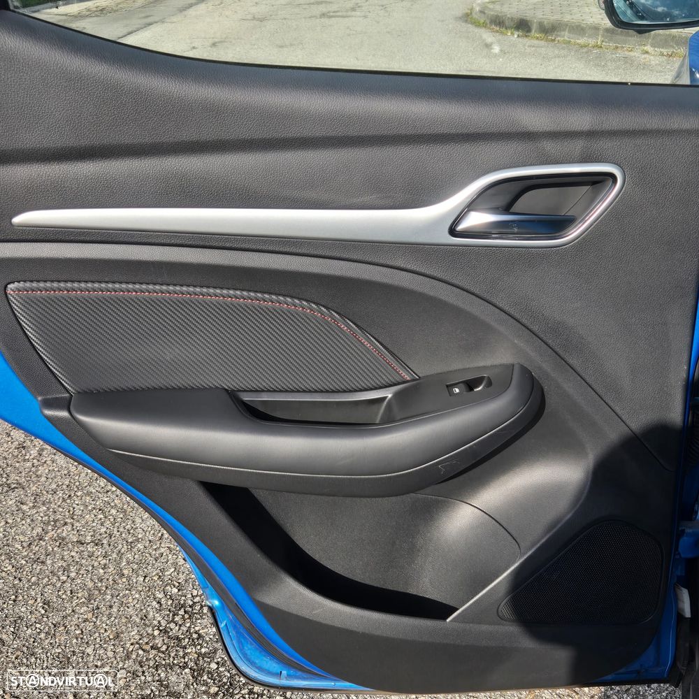 MG ZS EV 72.6 kWh Luxury - 38