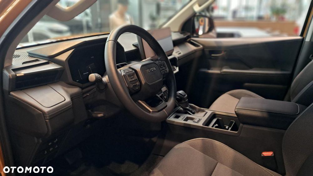 Toyota Hilux - 22