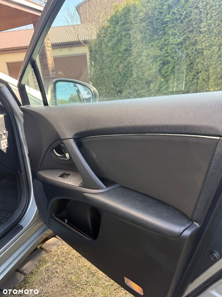 Toyota Avensis 2.0 D-4D Sol+NAVI - 12