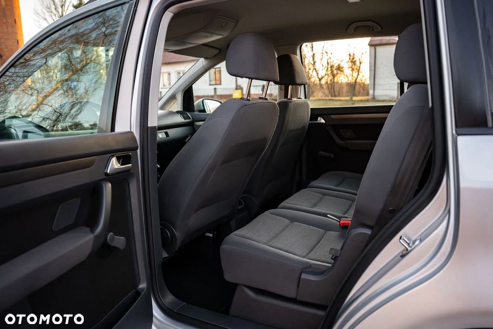 Volkswagen Touran 1.9 TDI DPF Conceptline - 16