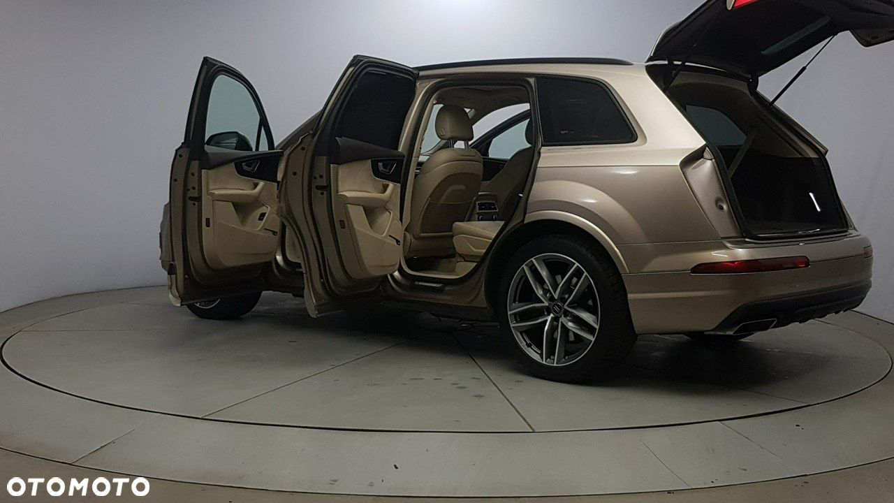 Audi Q7 - 11