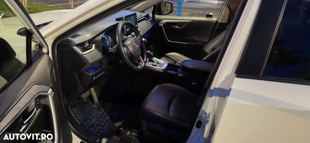 Toyota RAV4 2.5 Hybrid VVT-iE 4x4 Luxury - 12