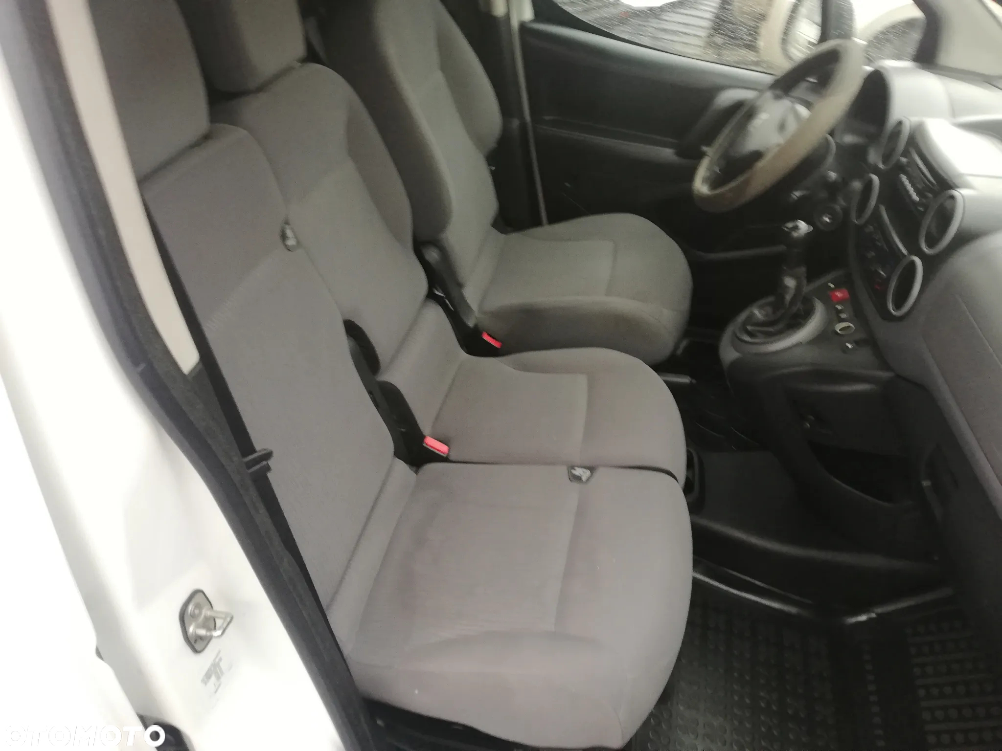 Peugeot Partner - 21