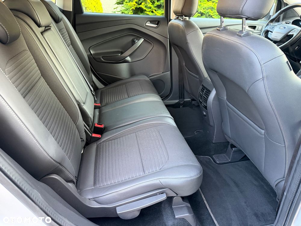 Ford Kuga 2.0 TDCi 2x4 Titanium - 34