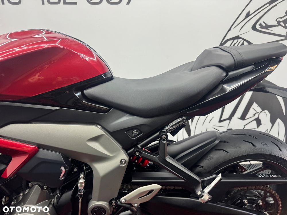 Triumph Daytona - 16