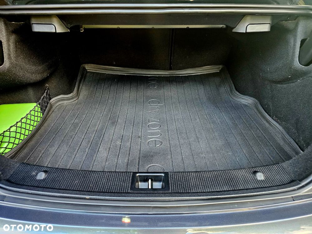 Mercedes-Benz Klasa C 180 (BlueEFFICIENCY) 7G-TRONIC - 33