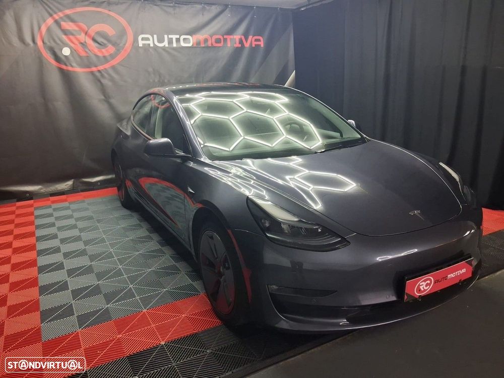 Tesla Model 3 - 1