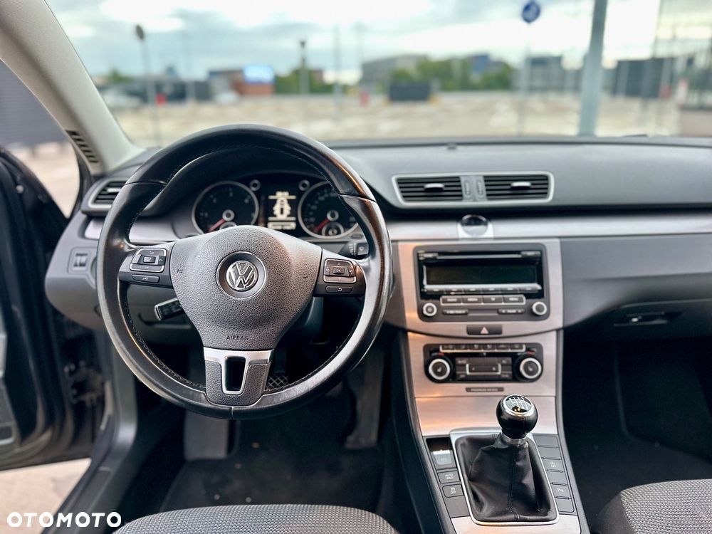 Volkswagen Passat 1.6 TDI DPF BlueMot Highline - 6