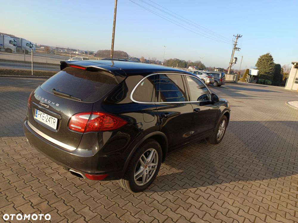 Porsche Cayenne - 4