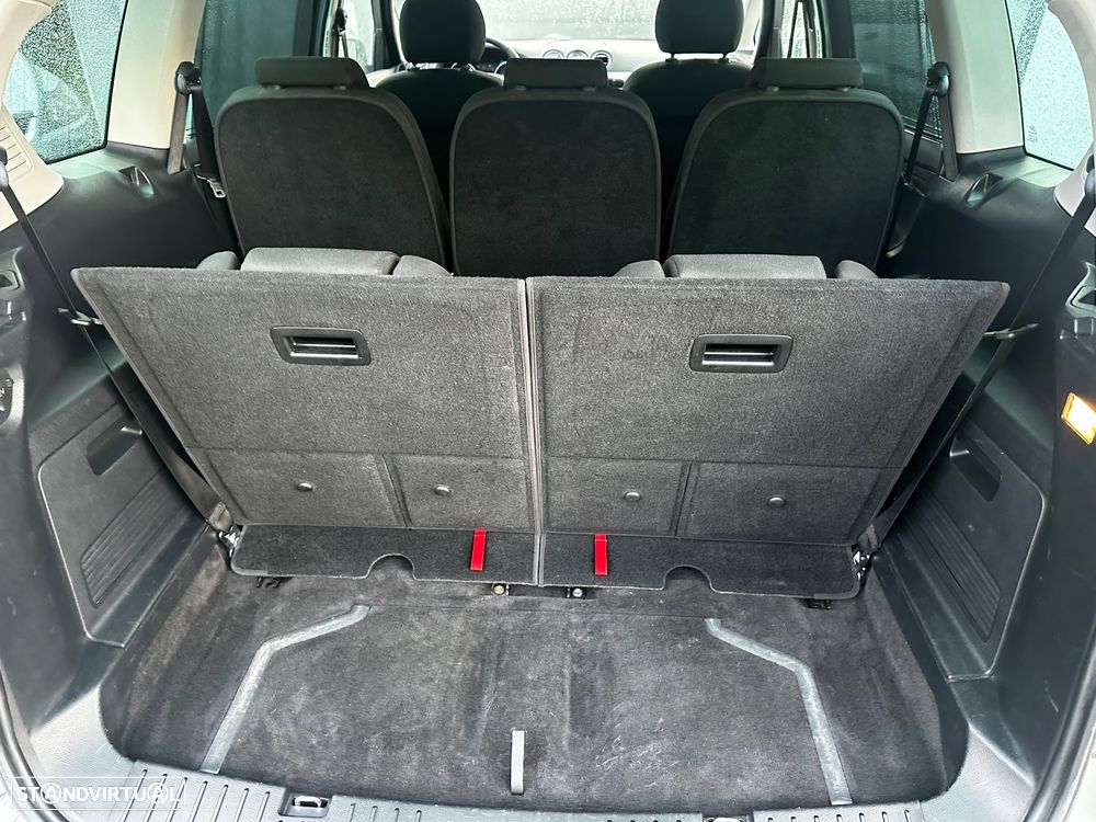 Ford S-Max 2.0 TDCi Titanium 7L - 32