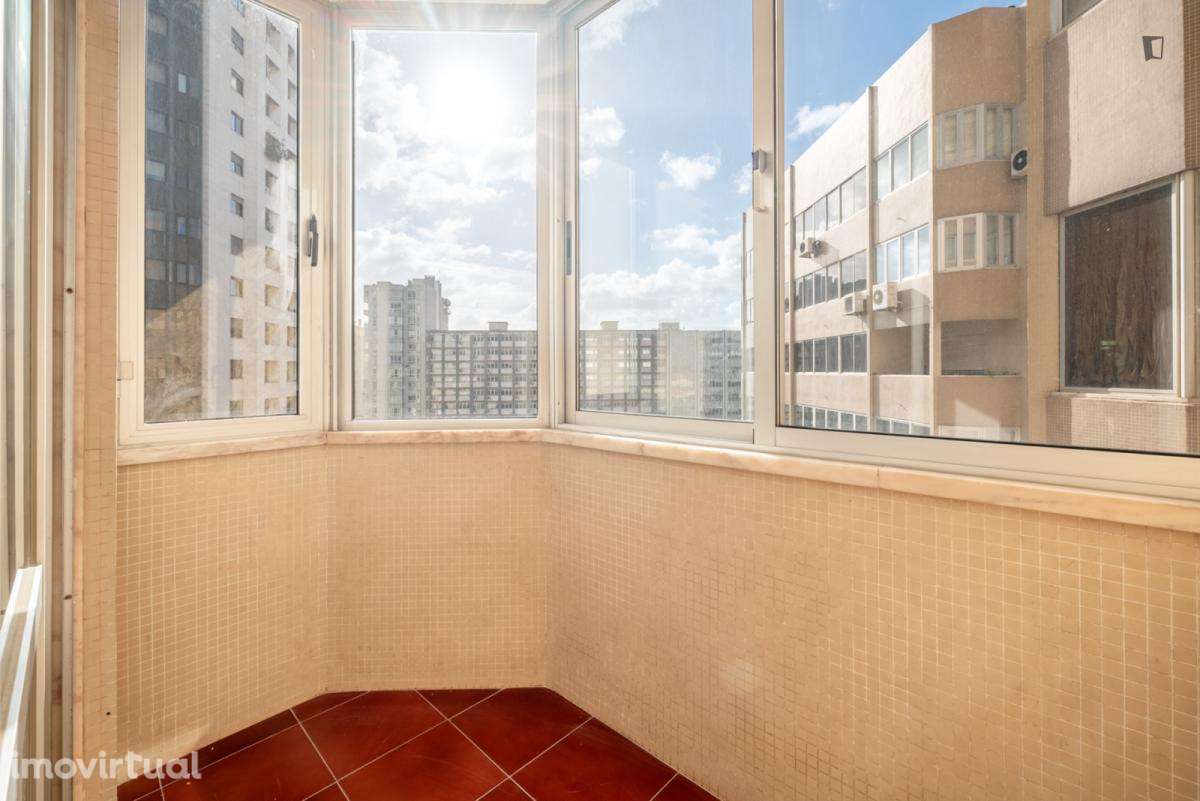 Quarto - localizado em Roma-Areeiro Lisbon - Grande imagem: 4/10