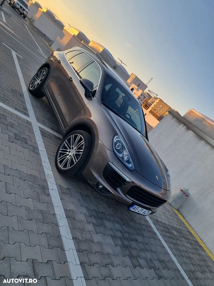 Porsche Cayenne 3.0 L - 5