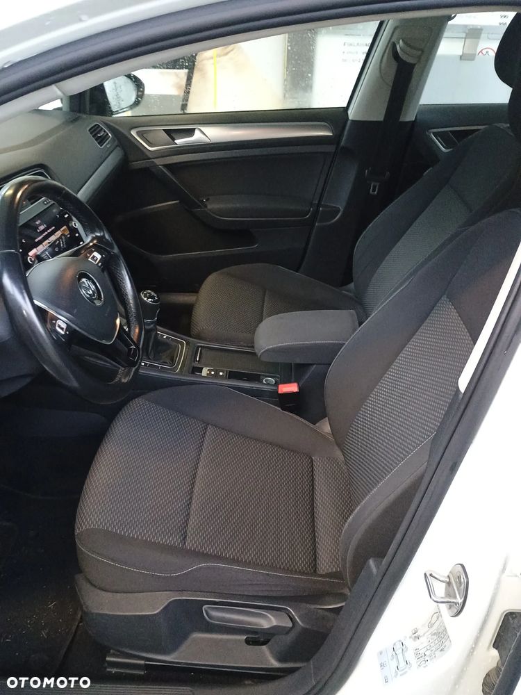 Volkswagen Golf 1.0 TSI - 1