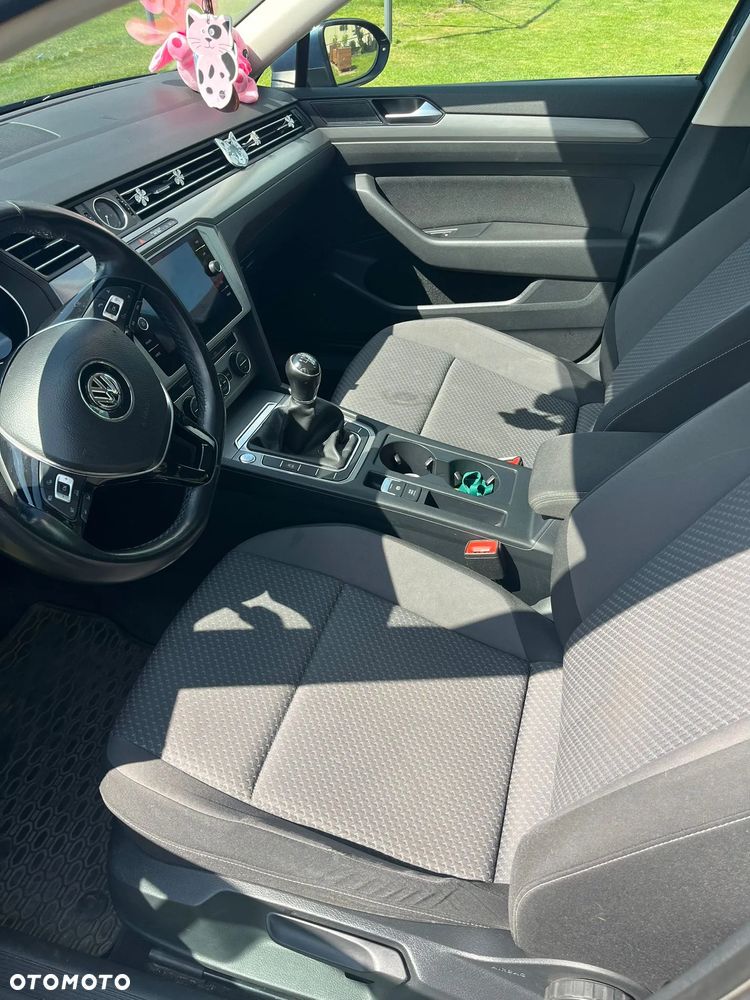 Volkswagen Passat 2.0 TDI BMT Trendline - 6
