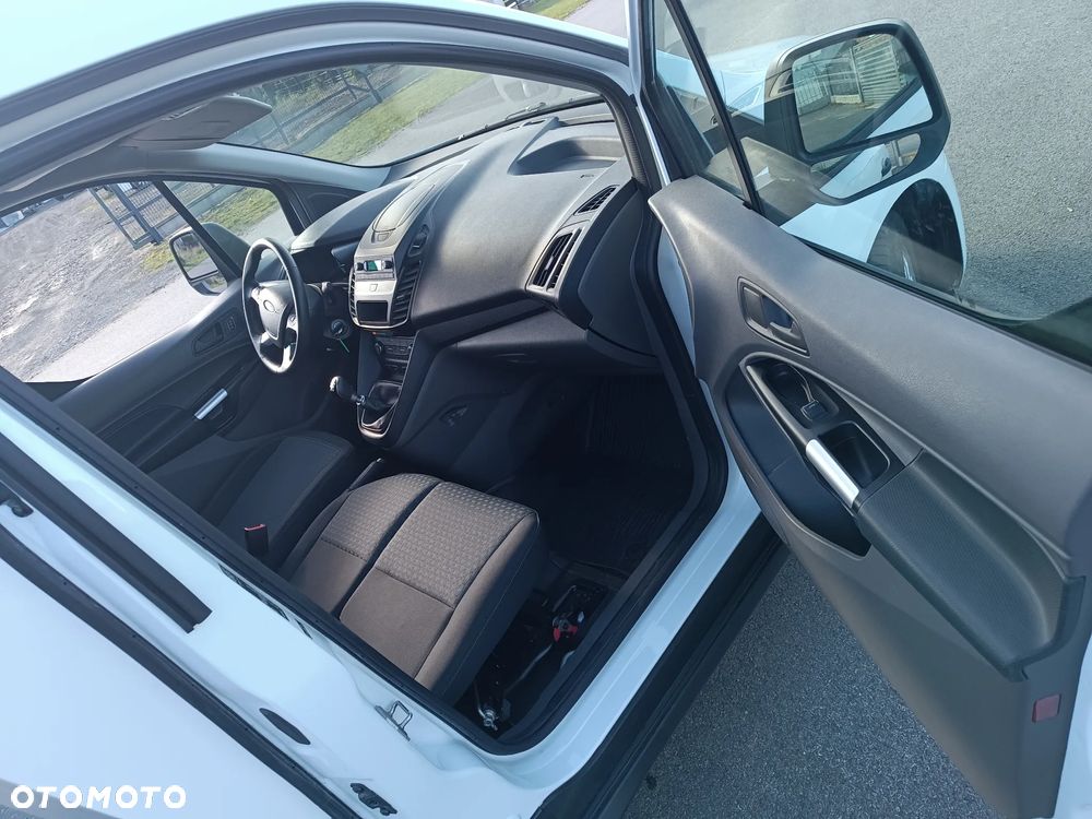 Ford Transit Connect - 19