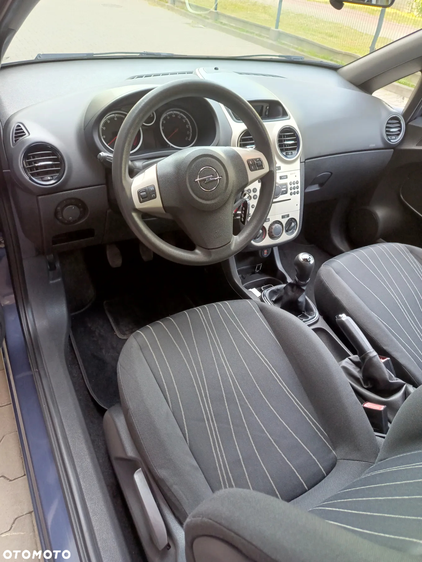 Opel Corsa 1.4 16V Cosmo - 15