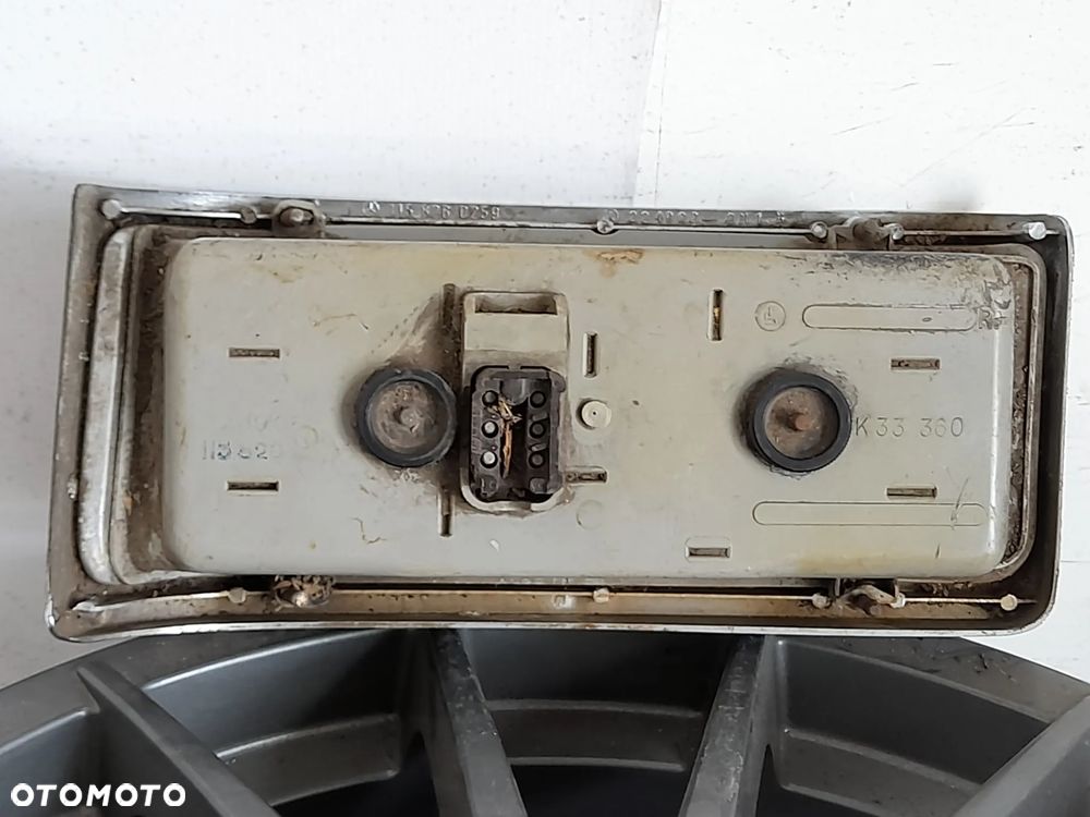 Lampa prawy tył Mercedes W114 W115 Mercedes-Benz K33360 - 3
