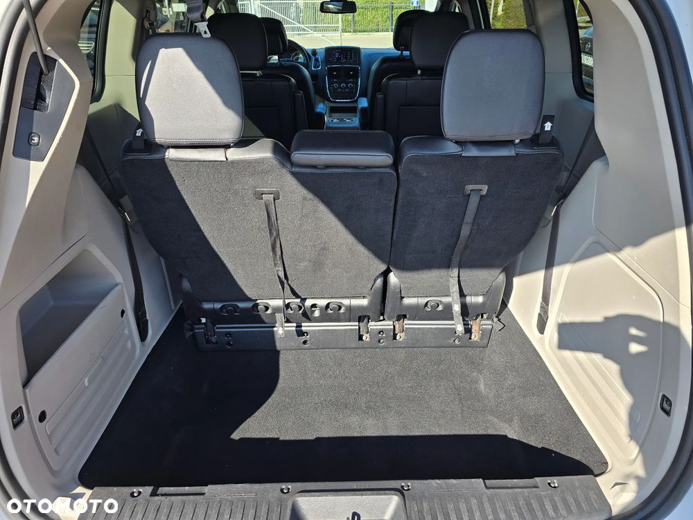 Dodge Grand Caravan - 39