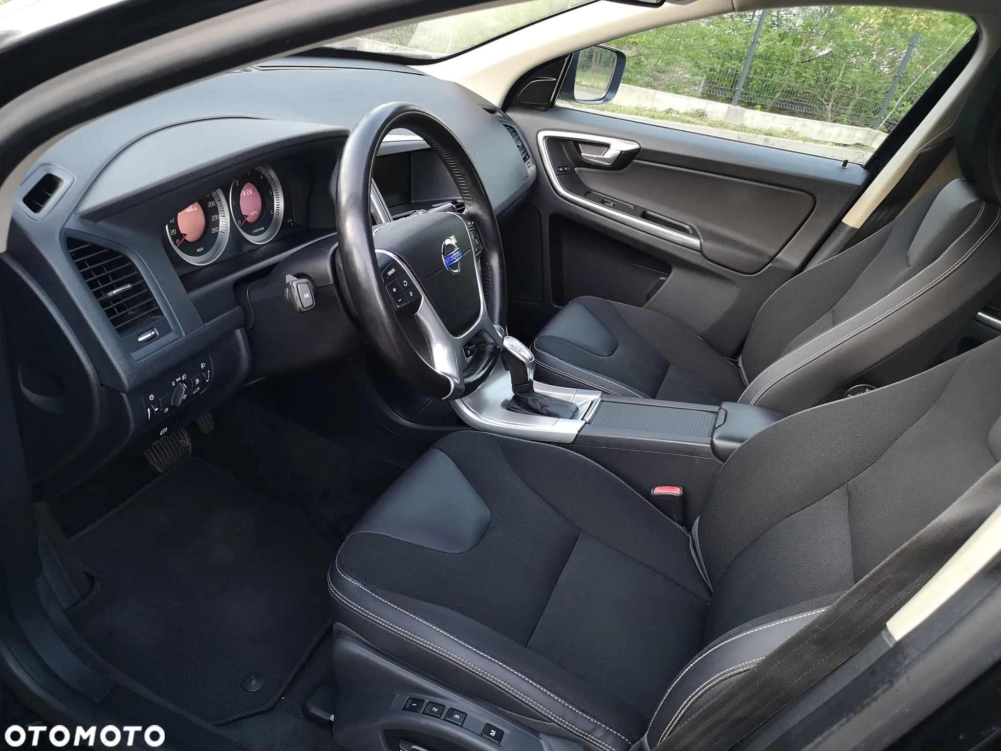 Volvo XC 60 D3 AWD Momentum - 21
