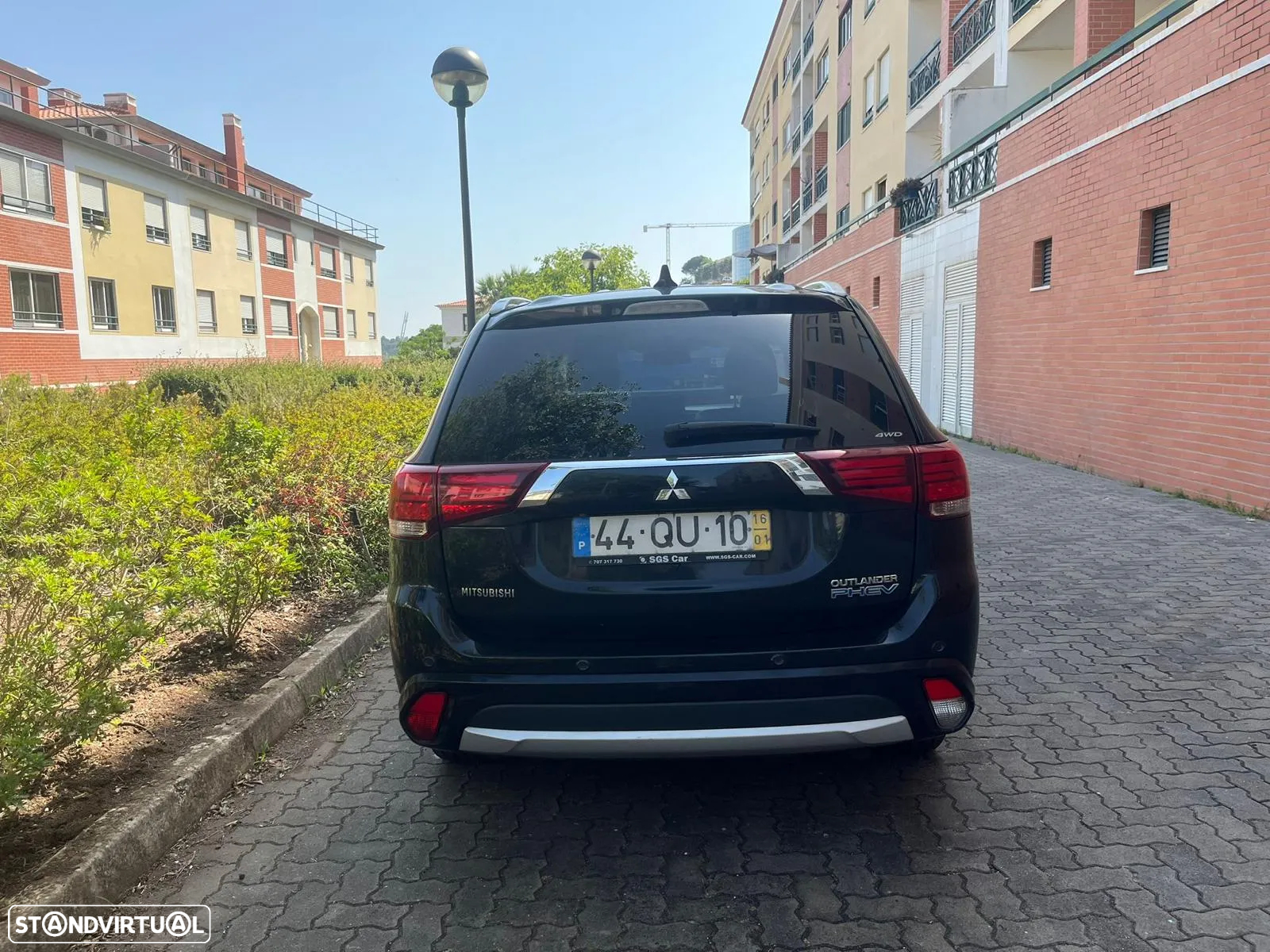 Mitsubishi Outlander 2.0 PHEV Intense Navi - 4