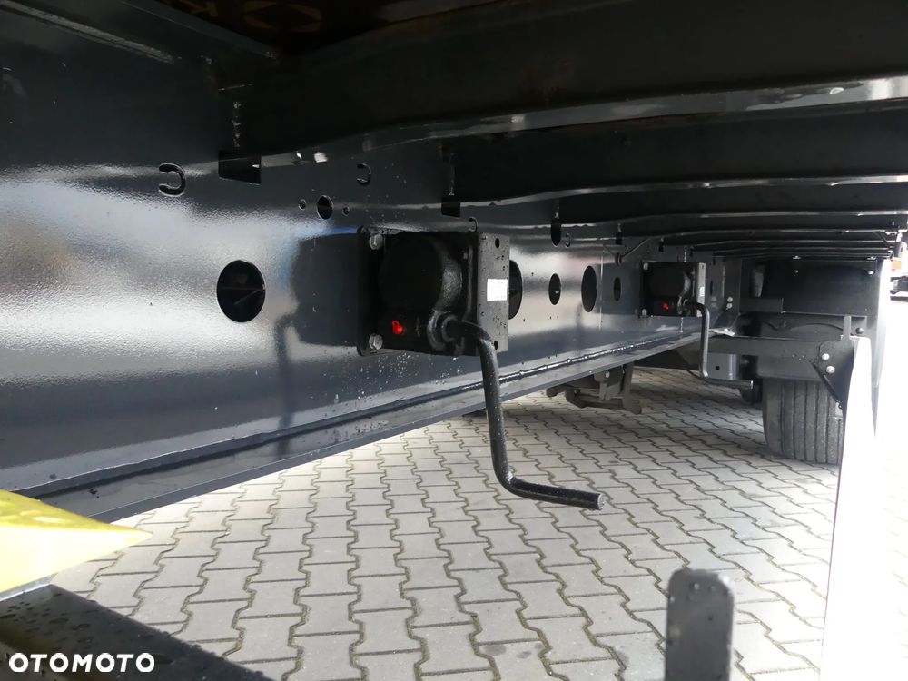 Wielton MEGA / FIRANKA / OŚ PODNOSZONA / DACH PODNOSZONY / - 19