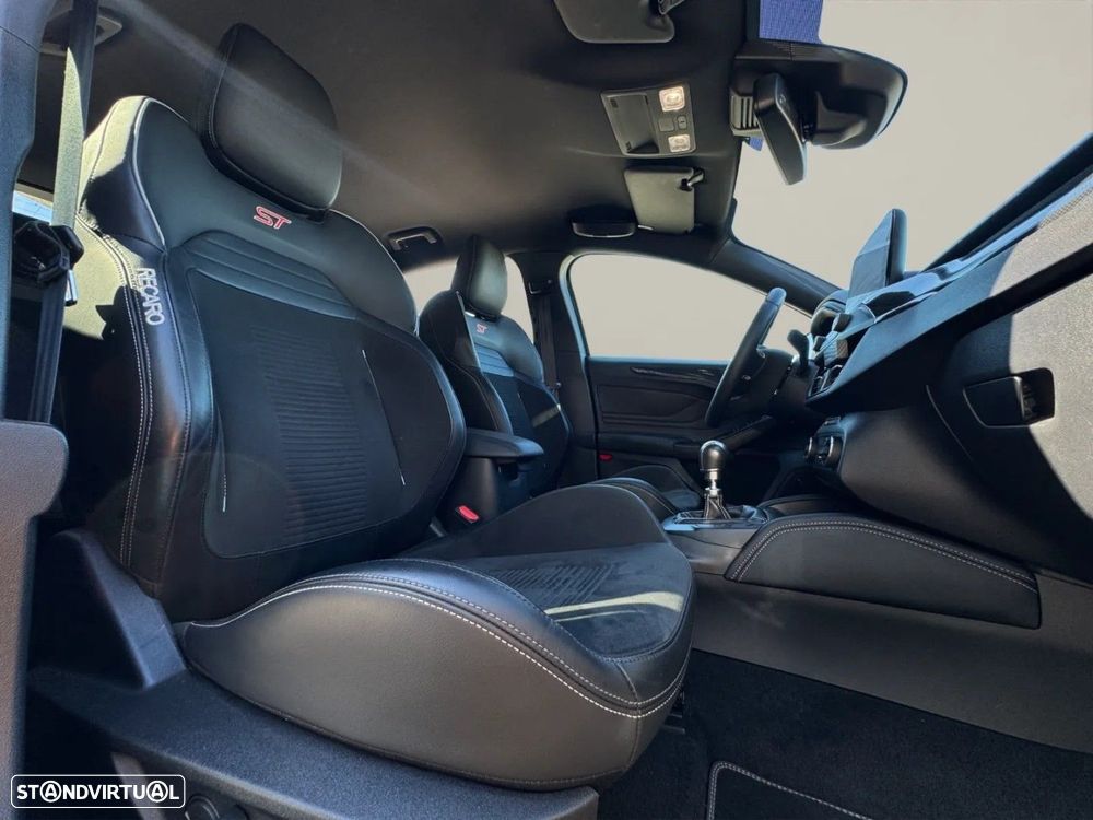 Ford Focus 2.3 EcoBoost S&S ST - 17