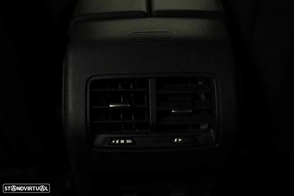 Peugeot 408 1.6 Hybrid Allure e-EAT8 - 23