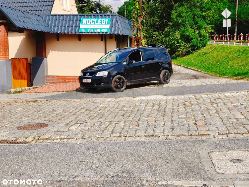 Volkswagen Touran - 1