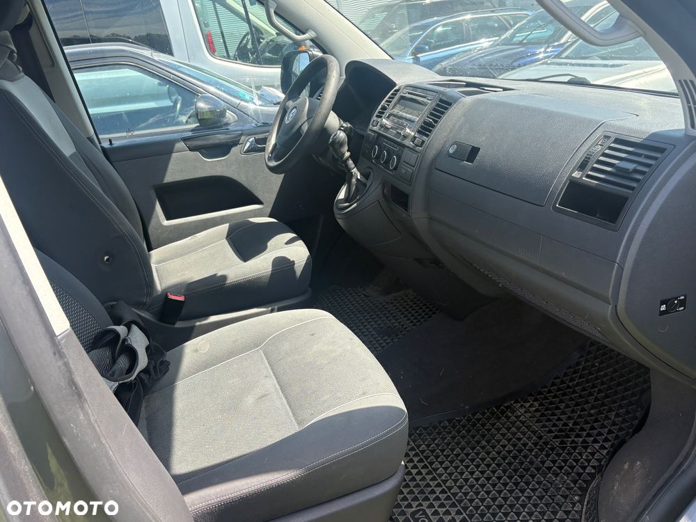 Volkswagen Multivan - 10